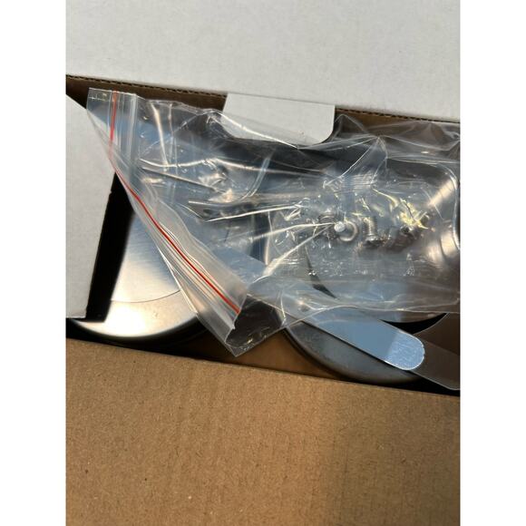 4 Pack 9.5QT Chafing Dish Set Full Size Pan, Nonstick Stainless Steel MSRP $ 289 - Picture 8 of 10